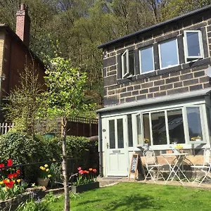 https://calderside-cottage.yorkshirehotels.net