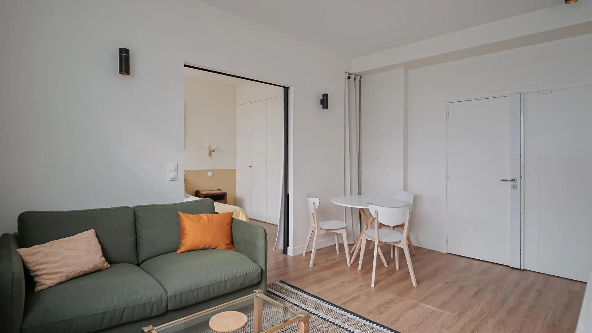 Apartment Appartement Moderne Et Chic Proche Tour Eiffel Paris